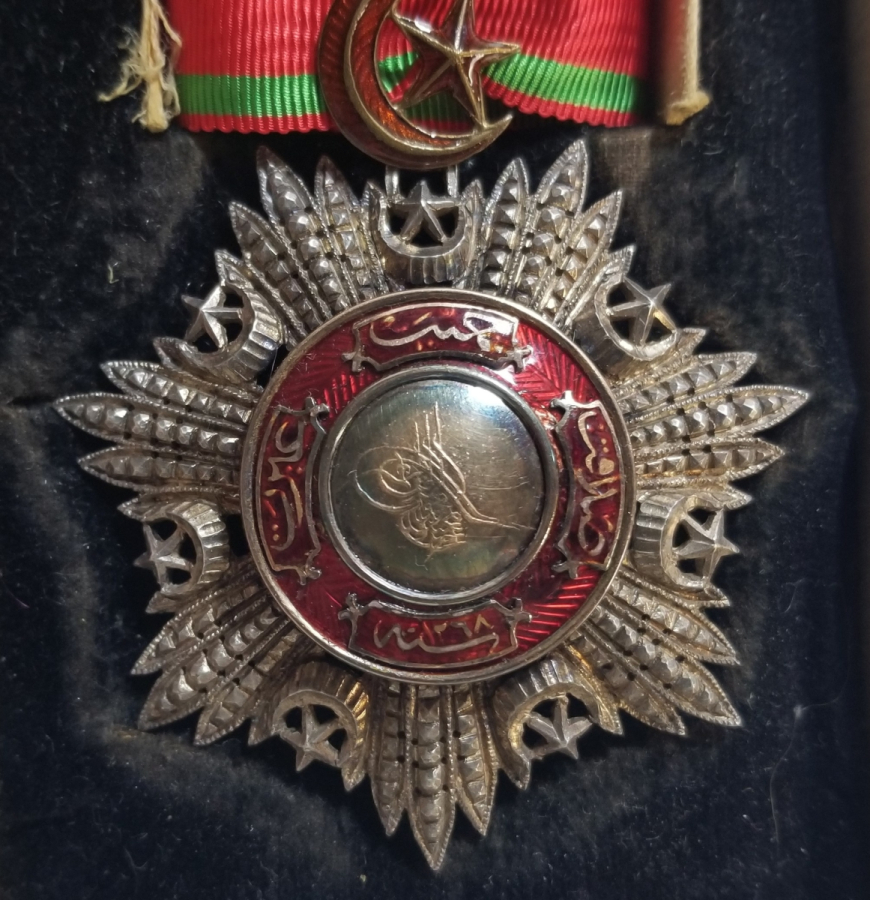 ORJİNAL KUTUSUNDA 3. DERECE MECİDİ NİŞANI