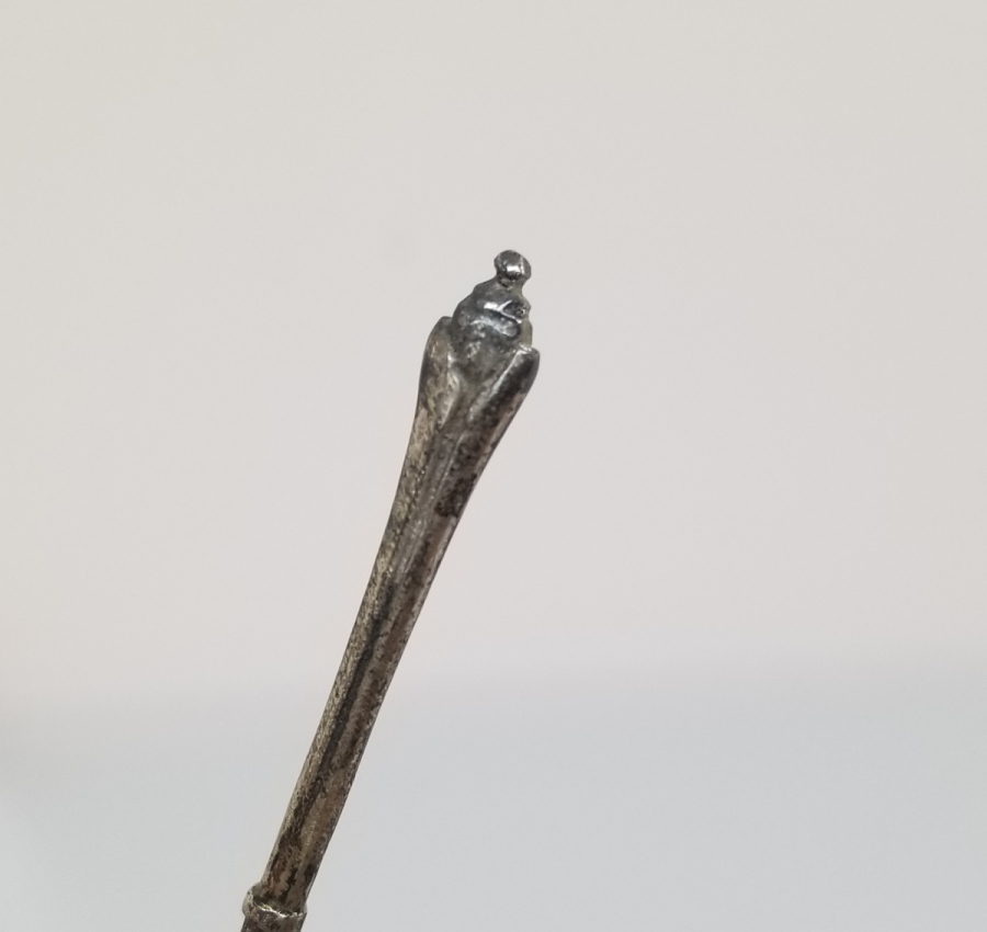 UÇ KISMI LALE MOTİFLİ OSMANLI DÖNEMİ GÜMÜŞ İĞNE