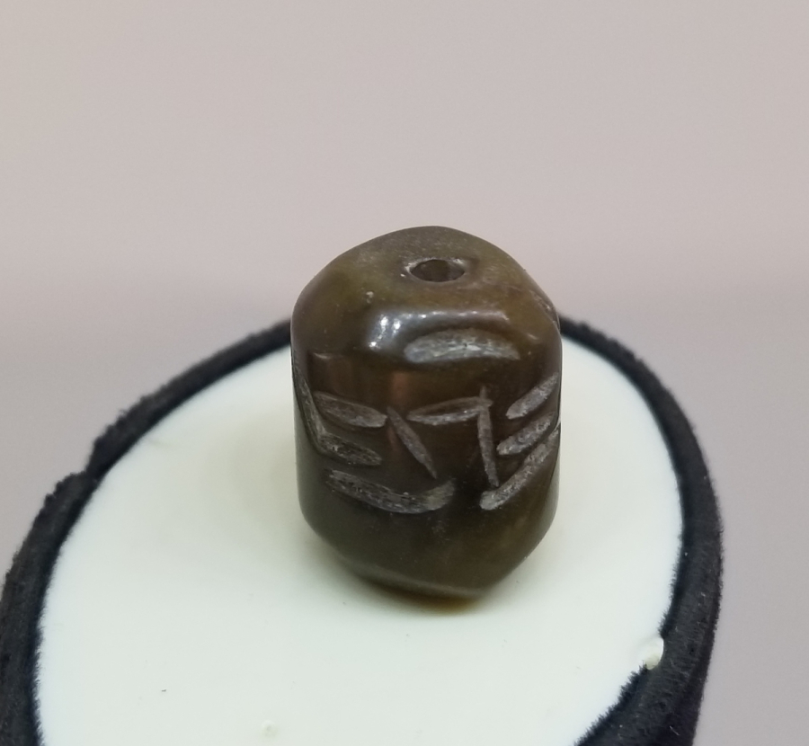 ÜZERİNDE SURET GÖRSELİ BULUNAN BÜYÜK BOY UZAKDOĞU MERCAN KOLYE HABBESİ