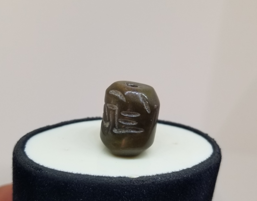 ÜZERİNDE SURET GÖRSELİ BULUNAN BÜYÜK BOY UZAKDOĞU MERCAN KOLYE HABBESİ