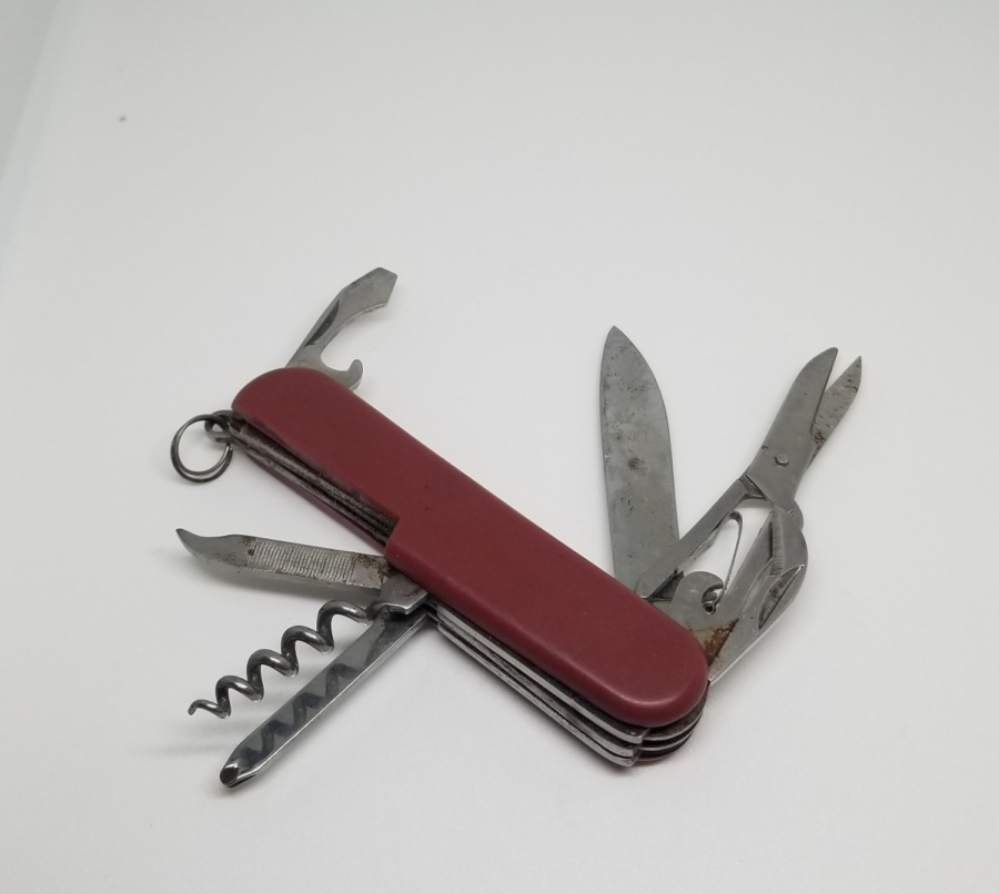 ÇOK AMAÇLI ANTİKA İSVİÇRE ÇAKISI