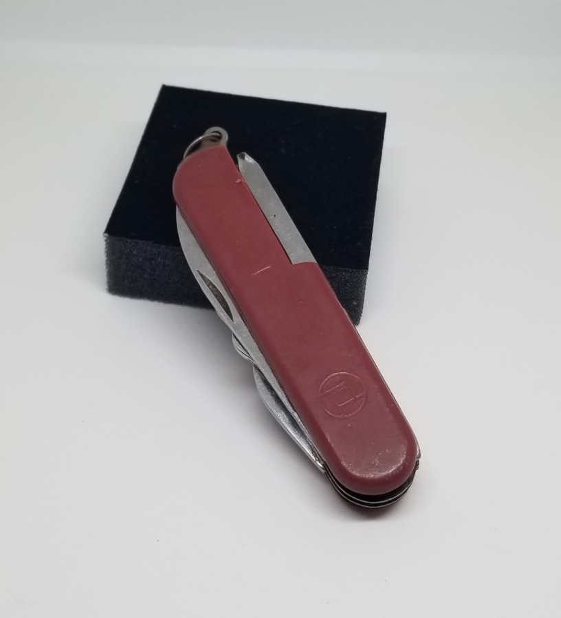 ÇOK AMAÇLI ANTİKA İSVİÇRE ÇAKISI