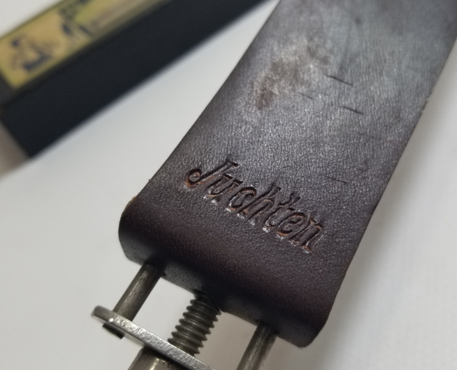 ORİJİNAL KUTUSUNDA ANTİKA BERBER USTURA BİLEYİ