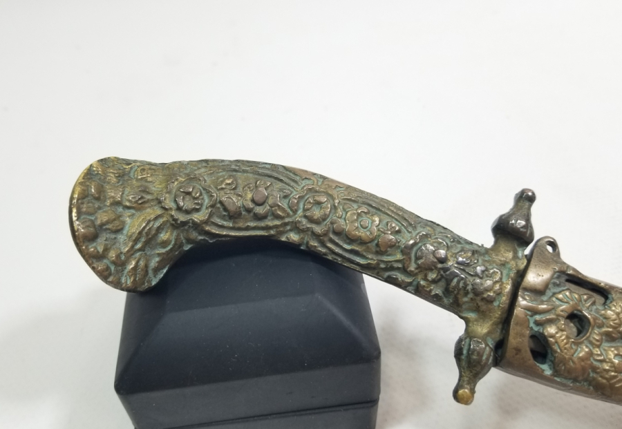 ÜZERİ RUMCA YAZILI ANTİKA ZARF AÇACAĞI