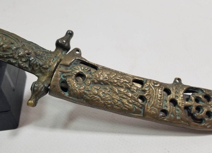 ÜZERİ RUMCA YAZILI ANTİKA ZARF AÇACAĞI