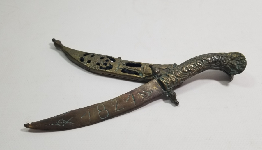 ÜZERİ RUMCA YAZILI ANTİKA ZARF AÇACAĞI