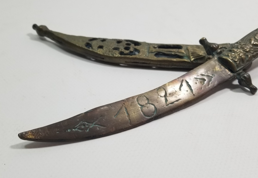 ÜZERİ RUMCA YAZILI ANTİKA ZARF AÇACAĞI