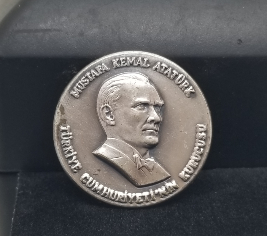 ANTİKA GÜMÜŞ ATATÜRK ROZETİ