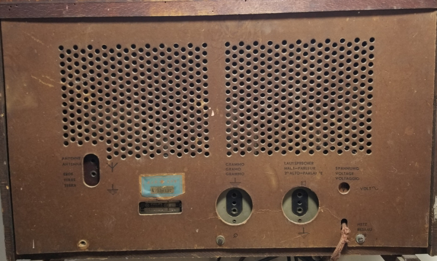 BÜYÜK BOY ANTİKA AHŞAP KASA RADYO