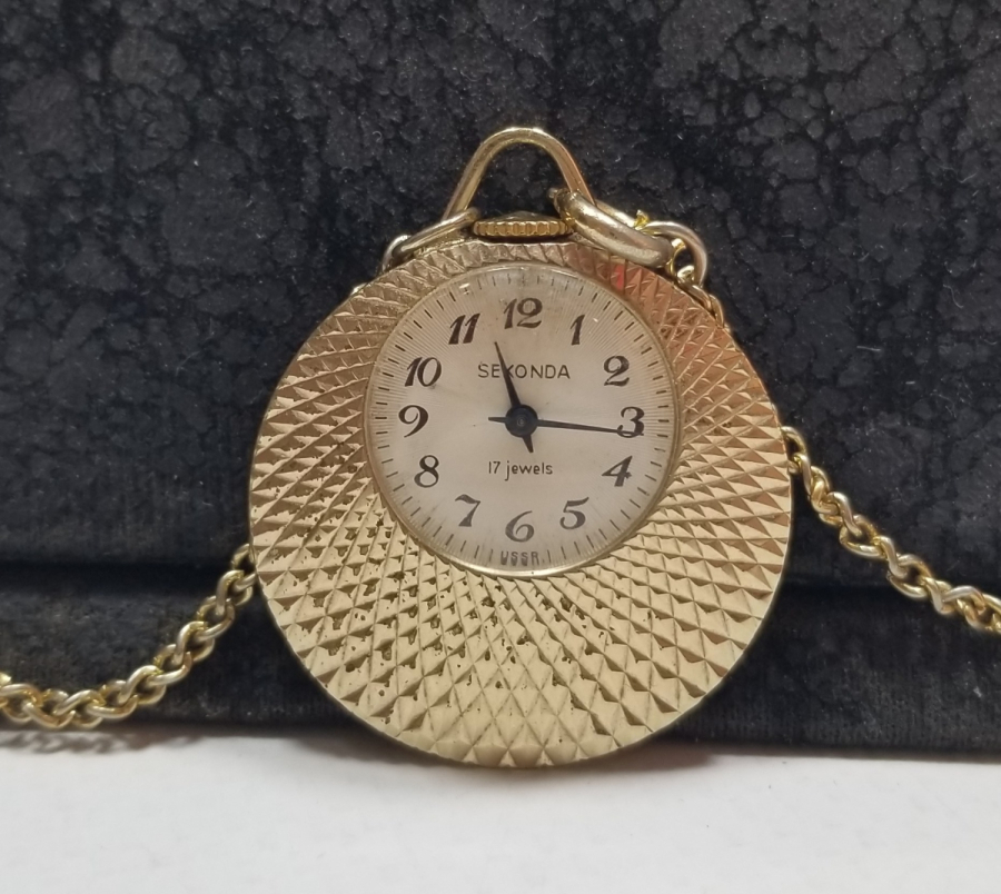 ALTIN KAPLAMA KURMALI ANTİKA KOLYE SAAT