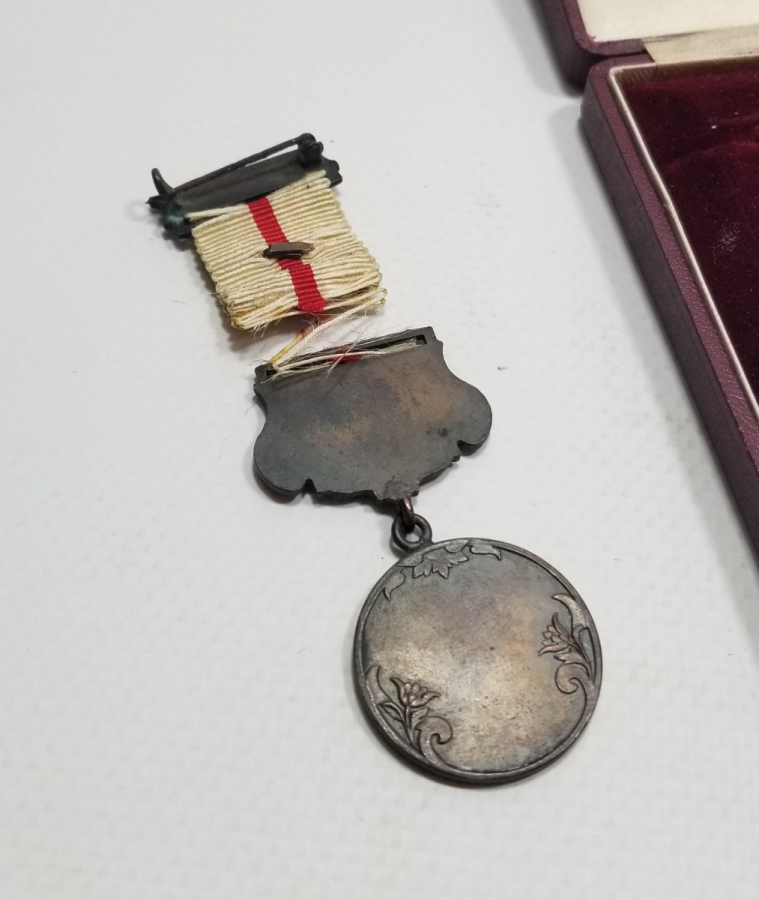 ORİJİNAL KUTUSUNDA 1. DÜNYA SAVAŞI DÖNEMİ NADİR HİLAL-İ AHMER MADALYA