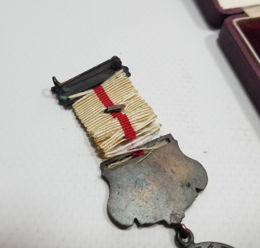 ORİJİNAL KUTUSUNDA 1. DÜNYA SAVAŞI DÖNEMİ NADİR HİLAL-İ AHMER MADALYA