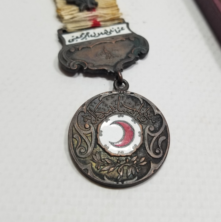 ORİJİNAL KUTUSUNDA 1. DÜNYA SAVAŞI DÖNEMİ NADİR HİLAL-İ AHMER MADALYA