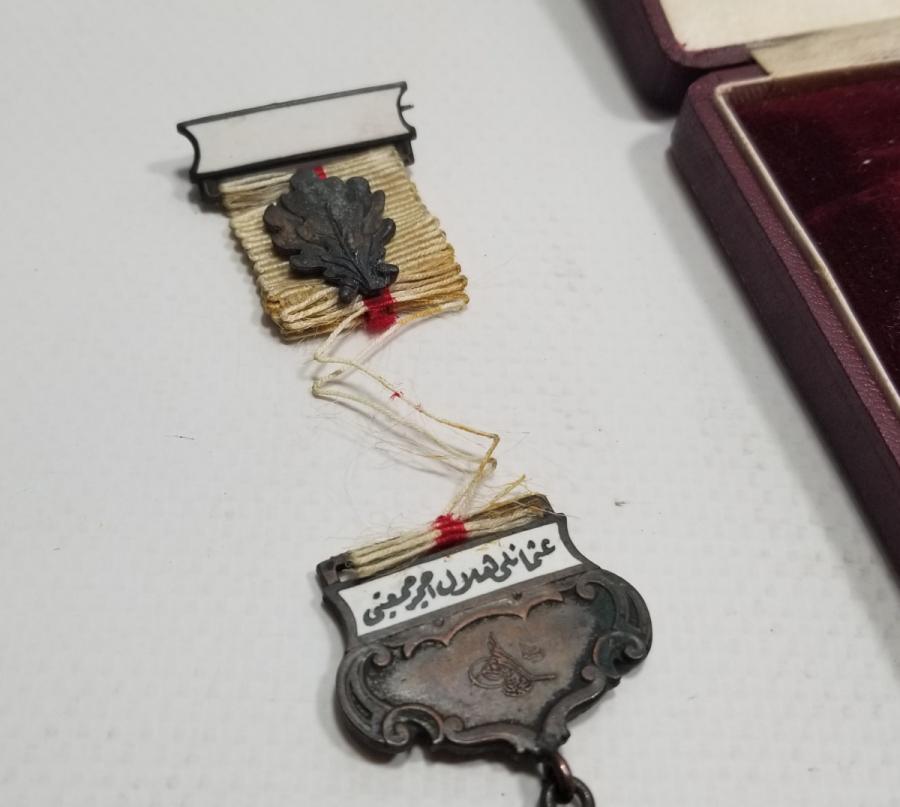 ORİJİNAL KUTUSUNDA 1. DÜNYA SAVAŞI DÖNEMİ NADİR HİLAL-İ AHMER MADALYA