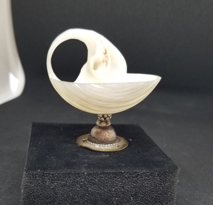 ÖZEL YAPIM GÜMÜŞ APLİKLİ ANTİKA SEDEF KAHVE YANI LOKUMLUĞU