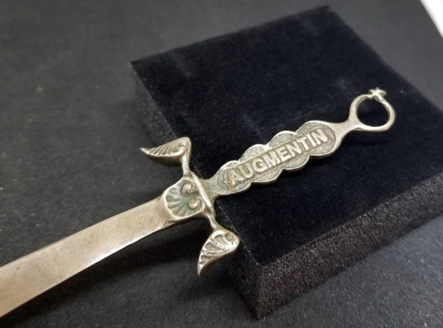 KILIÇ FORMUNDA YAPILMIŞ PROMOSYON GÜMÜŞ ZARF AÇACAĞI