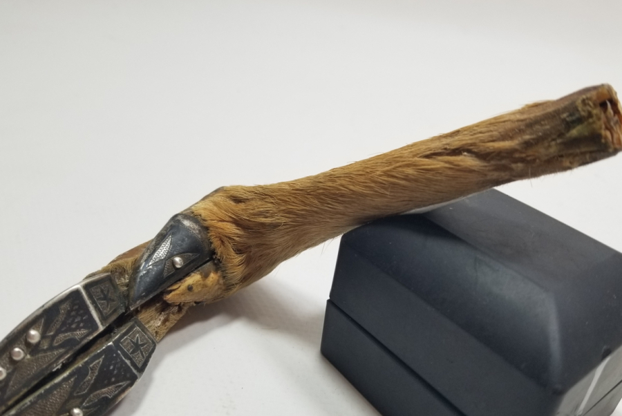 OSMANLI DÖNEMİ ÖZEL YAPIM SAVATLI GÜMÜŞ APLİKLİ CEYLAN AYAĞINDAN YAPILMIŞ BASTON