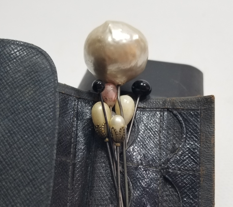 ANTİKA PELERİN İĞNELERİ LOTU