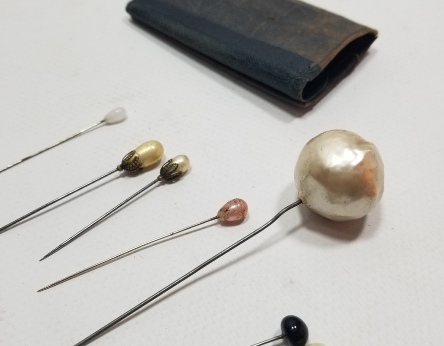 ANTİKA PELERİN İĞNELERİ LOTU