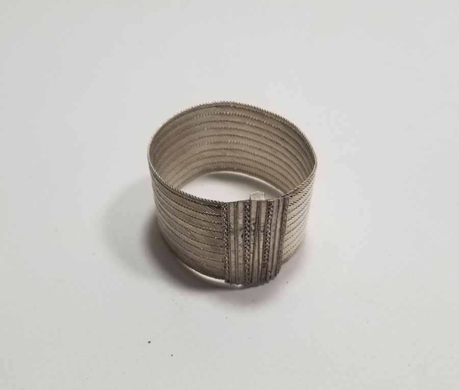 ÜZERİ KABARTMA İŞÇİLİKLİ ANTİKA TRABZON İŞİ HASIR ÖRME GÜMÜŞ GELİN BİLEZİĞİ