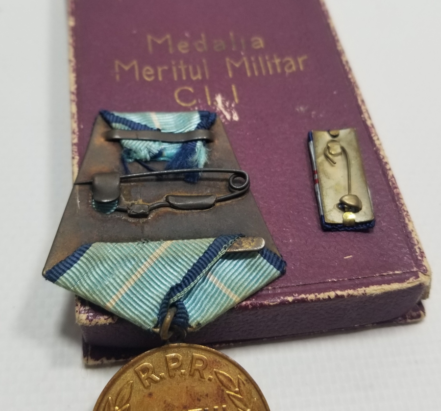 ORİJİNAL KUTUSUNDA 1. DERECE BULGAR ASKERİ LİYAKAT MADALYASI