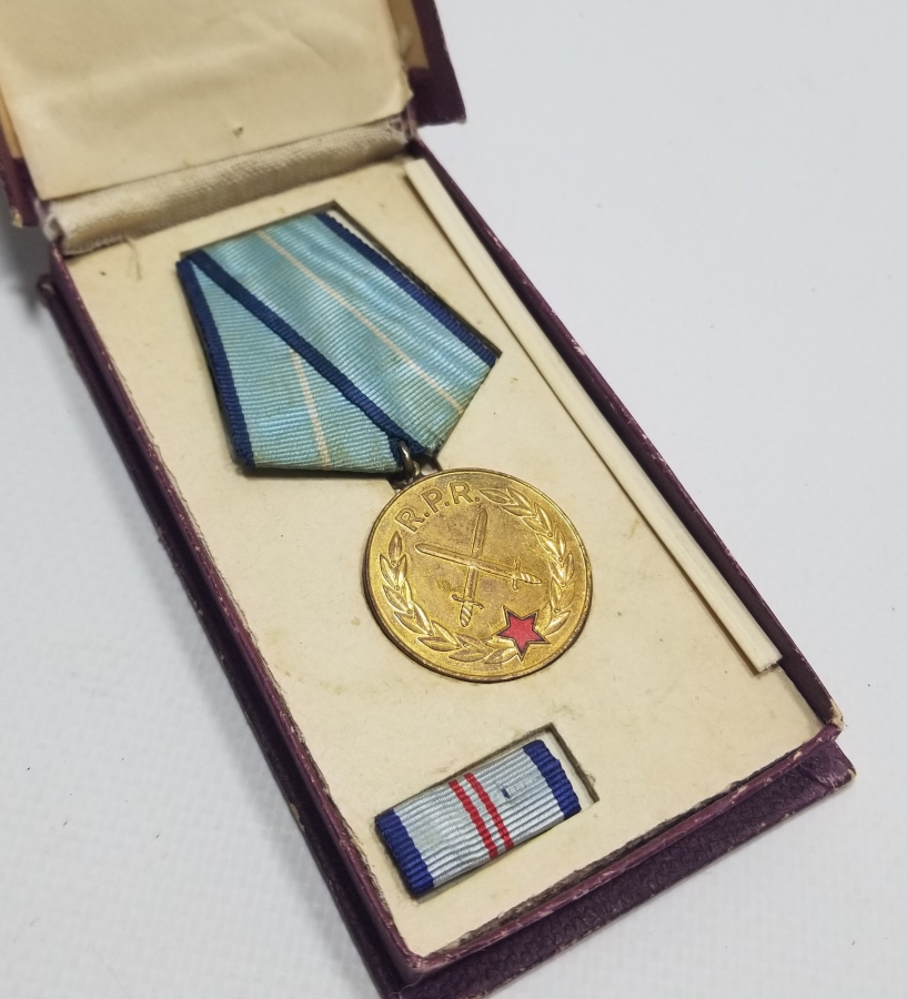 ORİJİNAL KUTUSUNDA 1. DERECE BULGAR ASKERİ LİYAKAT MADALYASI