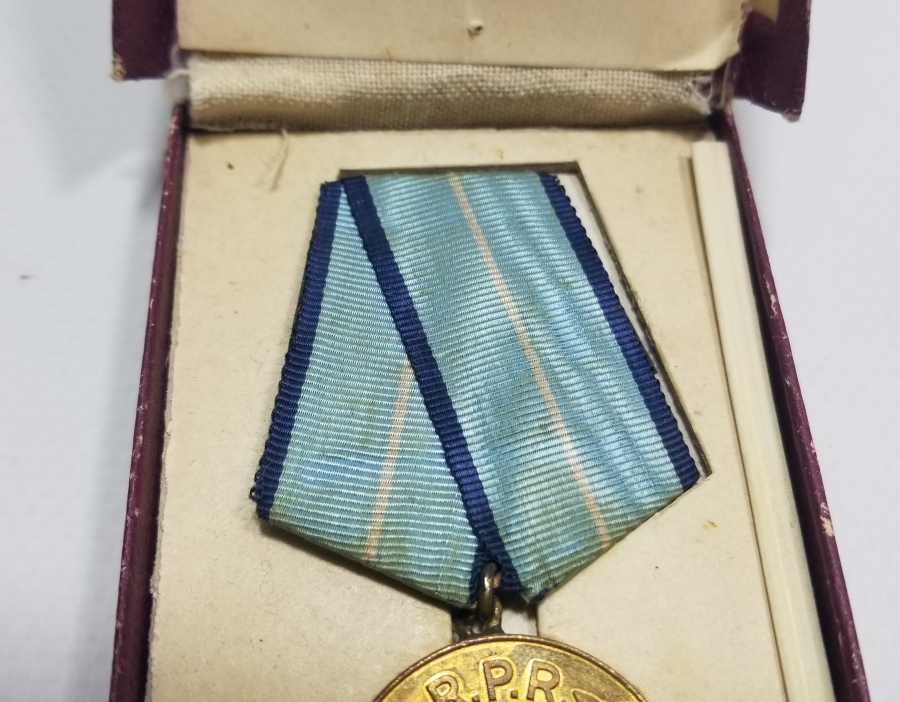 ORİJİNAL KUTUSUNDA 1. DERECE BULGAR ASKERİ LİYAKAT MADALYASI