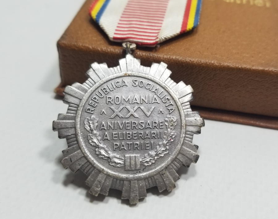 ORİJİNAL KUTUSUNDA NADİR SOVYET KURTULUŞ MADALYASI