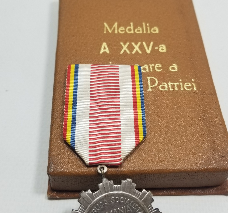 ORİJİNAL KUTUSUNDA NADİR SOVYET KURTULUŞ MADALYASI