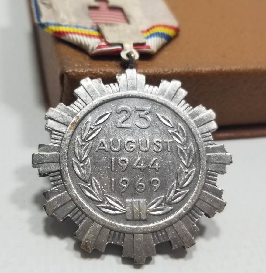 ORİJİNAL KUTUSUNDA NADİR SOVYET KURTULUŞ MADALYASI