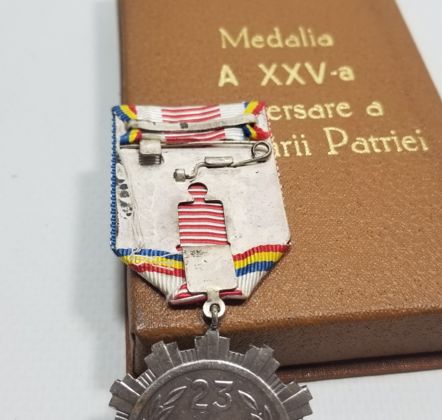 ORİJİNAL KUTUSUNDA NADİR SOVYET KURTULUŞ MADALYASI