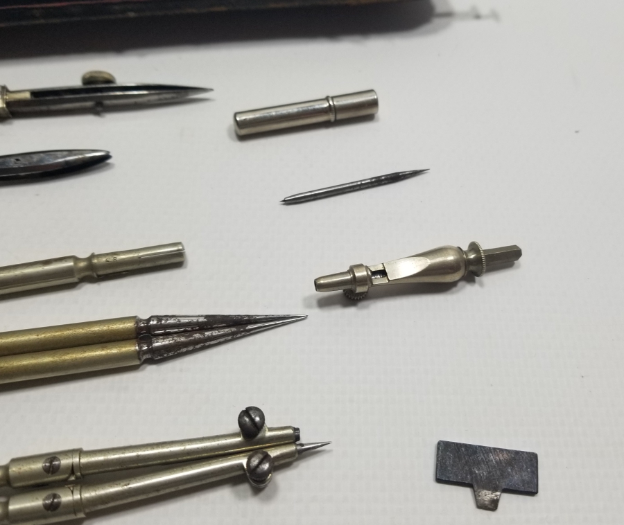 ORİJİNAL KUTUSUNDA ANTİKA PERGEL TAKIMI