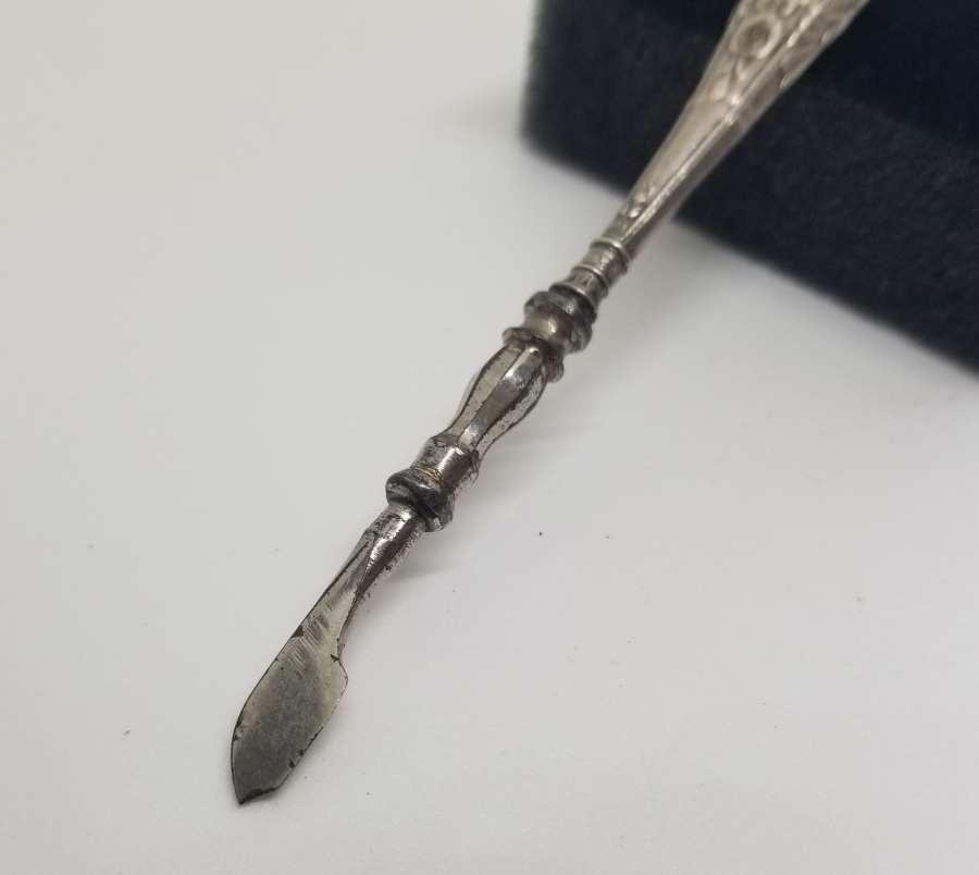 GÜMÜŞ TUTMAÇLI ANTİKA PEDİKÜR BİSTÜRİSİ