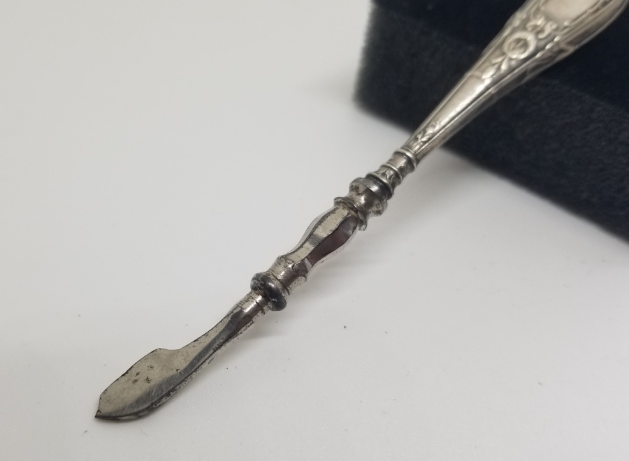 GÜMÜŞ TUTMAÇLI ANTİKA PEDİKÜR BİSTÜRİSİ