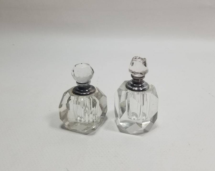 KRİSTAL KESME İŞÇİLİKLİ 2 ADET ANTİKA PARFÜM ŞİŞESİ