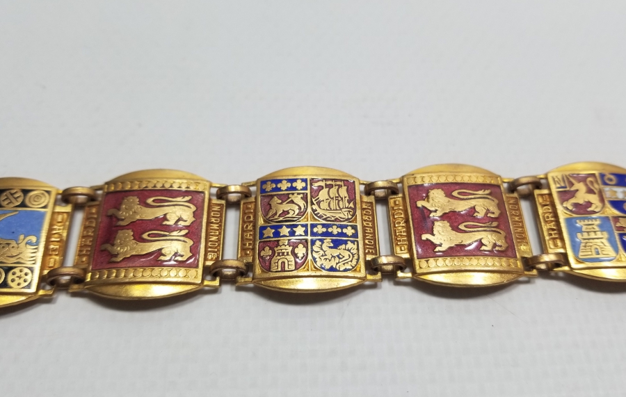 MİNE İŞÇİLİKLİ VE ALTIN KAPLAMA ANTİKA BİLEKLİK