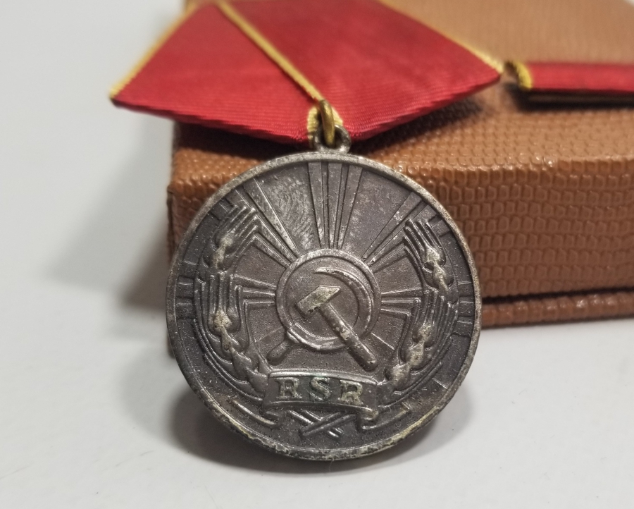 ORİJİNAL KUTUSUNDA ÇOK NADİR SOVYET EMEK MADALYASI
