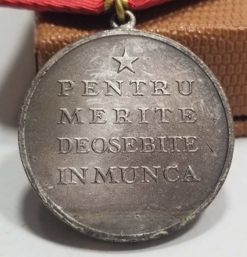 ORİJİNAL KUTUSUNDA ÇOK NADİR SOVYET EMEK MADALYASI