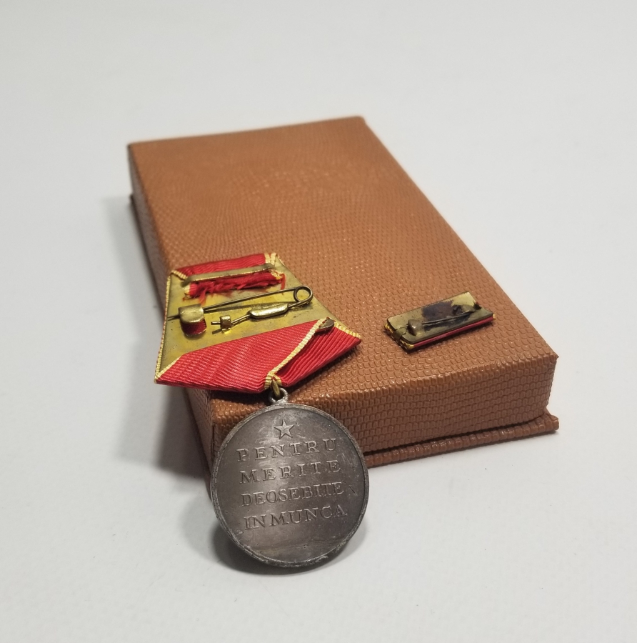 ORİJİNAL KUTUSUNDA ÇOK NADİR SOVYET EMEK MADALYASI