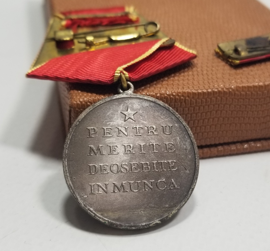 ORİJİNAL KUTUSUNDA ÇOK NADİR SOVYET EMEK MADALYASI