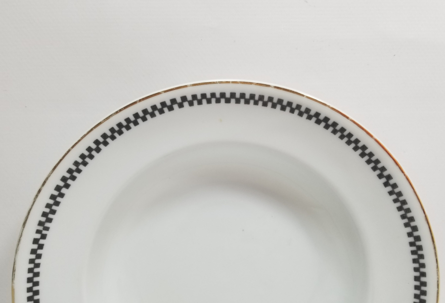 ARKASI OSMANLICA YAZILI VE ALTIN VARAKLI PORSELEN YEMEK TABAĞI