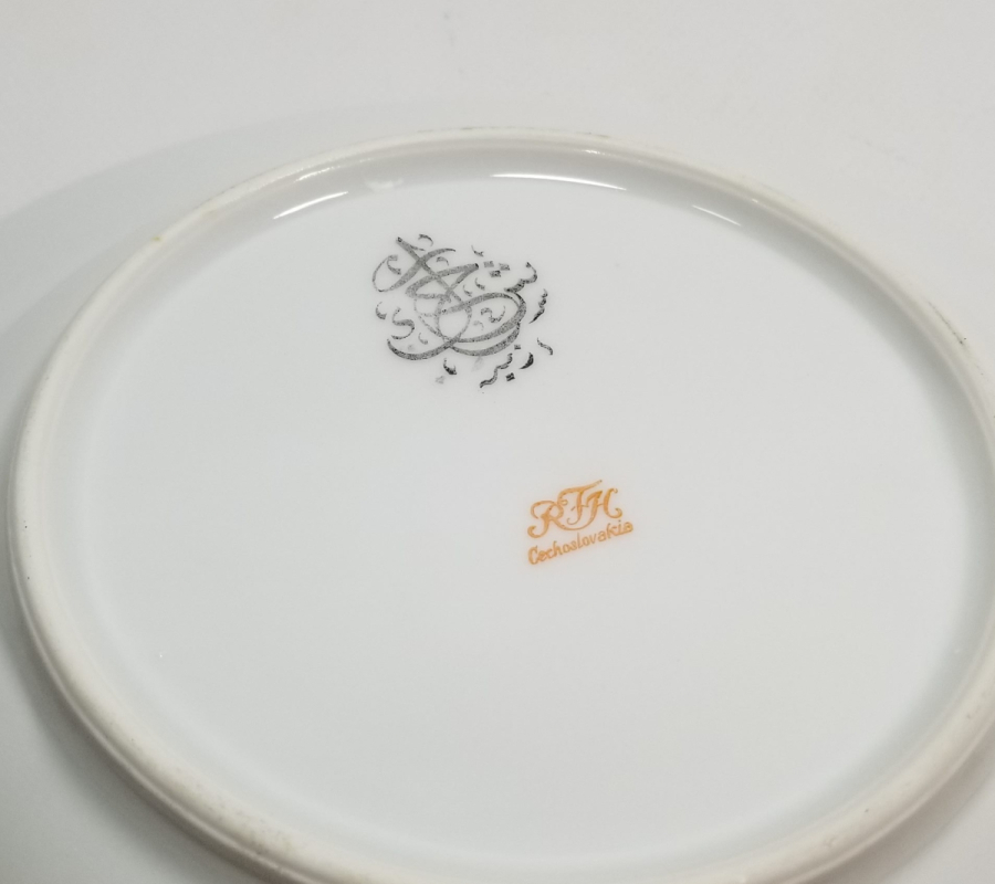 ARKASI OSMANLICA YAZILI VE ALTIN VARAKLI PORSELEN YEMEK TABAĞI