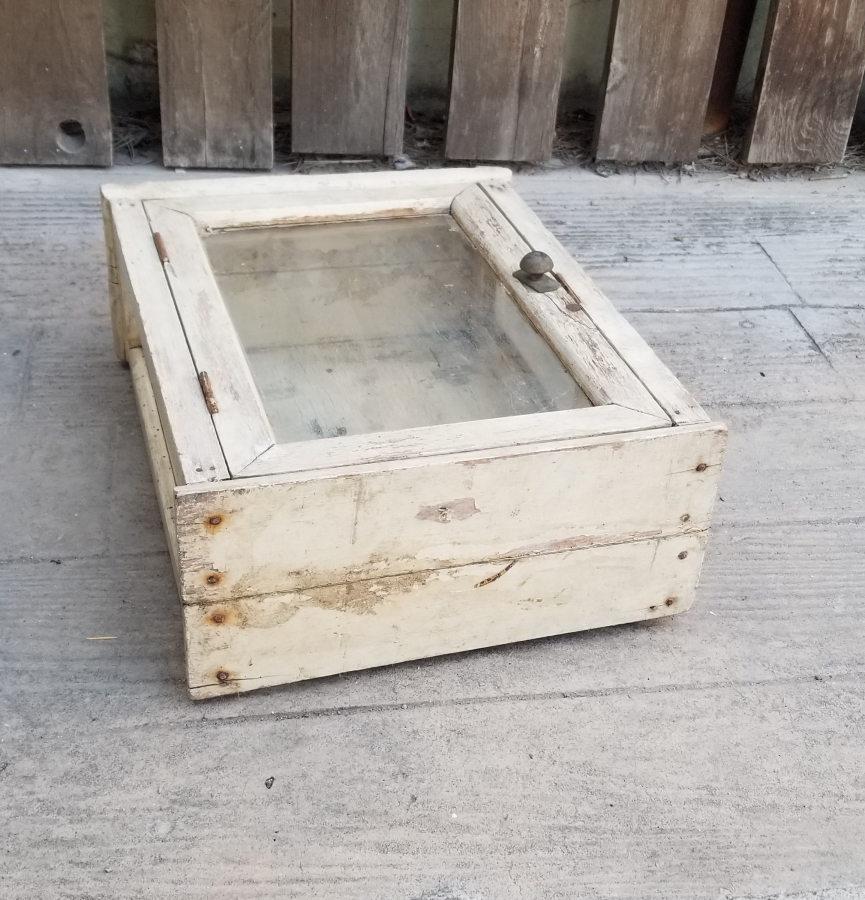 EL YAPIMI ANTİKA AHŞAP İLK YARDIM DOLABI