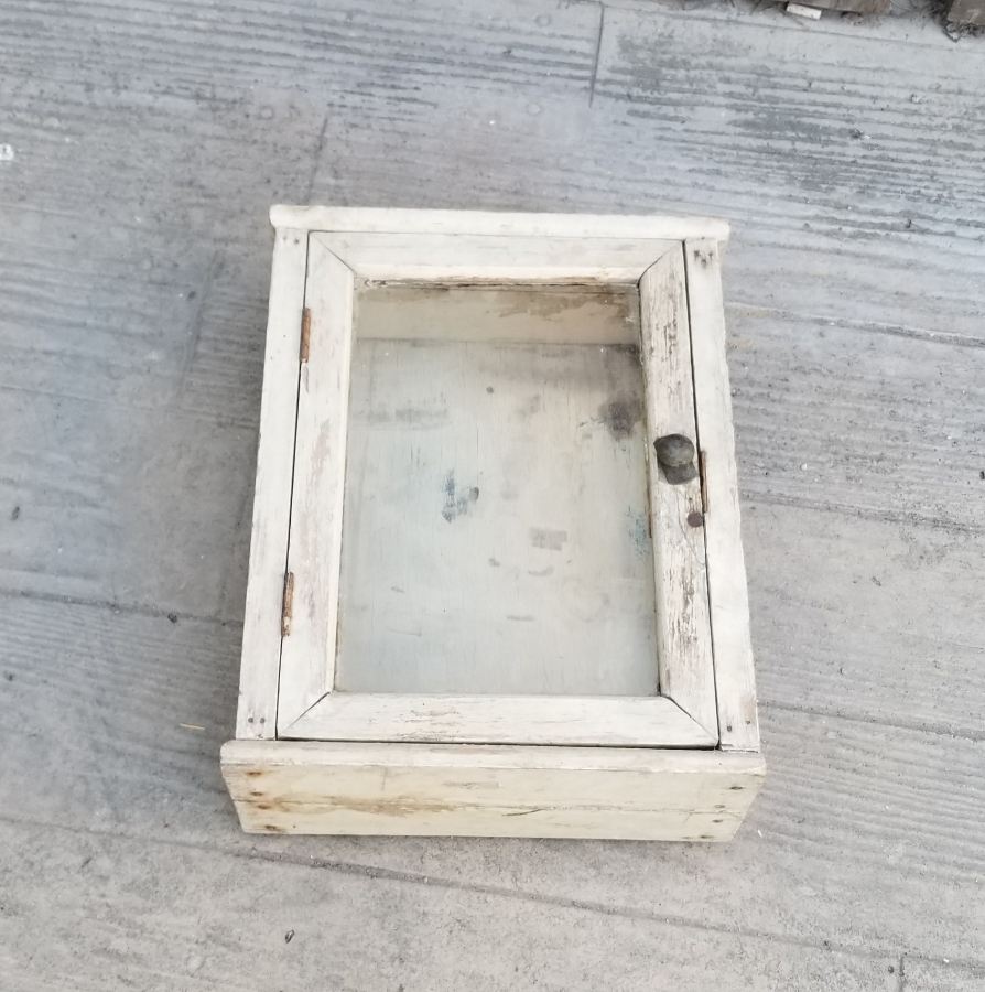 EL YAPIMI ANTİKA AHŞAP İLK YARDIM DOLABI