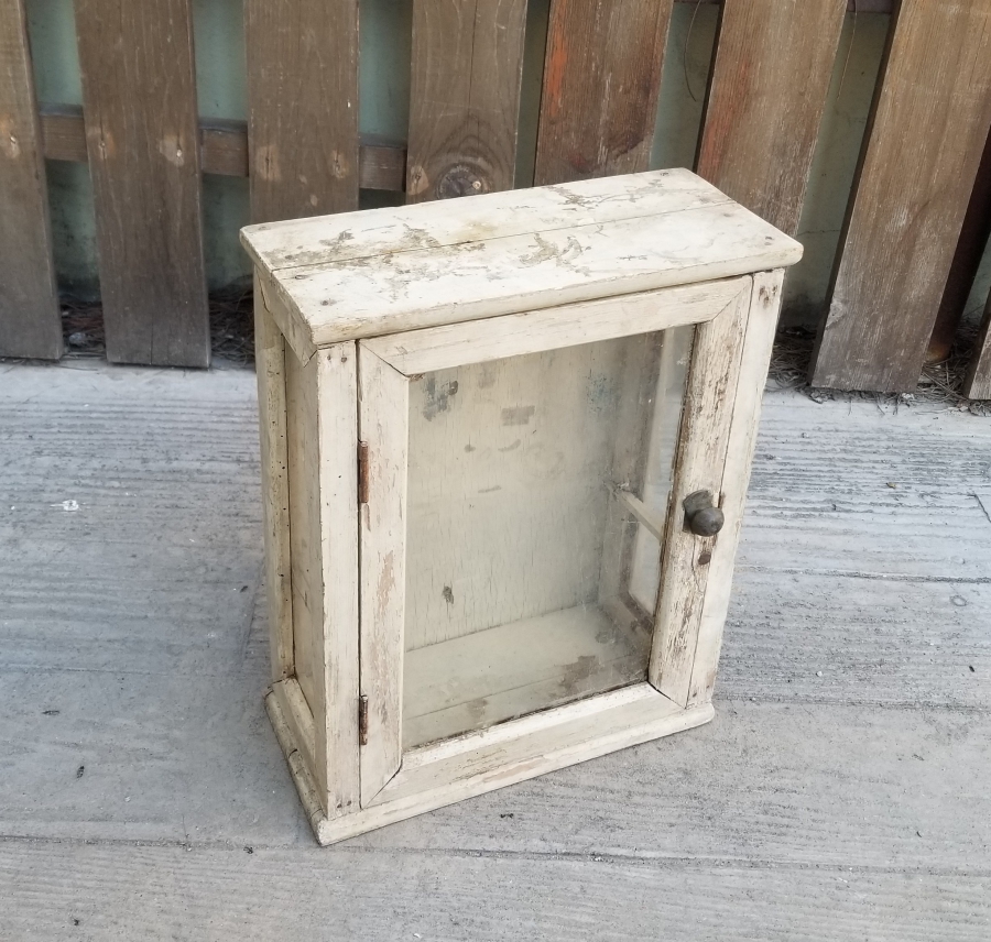 EL YAPIMI ANTİKA AHŞAP İLK YARDIM DOLABI