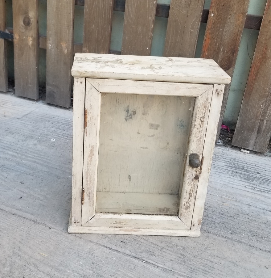 EL YAPIMI ANTİKA AHŞAP İLK YARDIM DOLABI