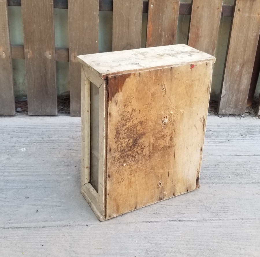 EL YAPIMI ANTİKA AHŞAP İLK YARDIM DOLABI