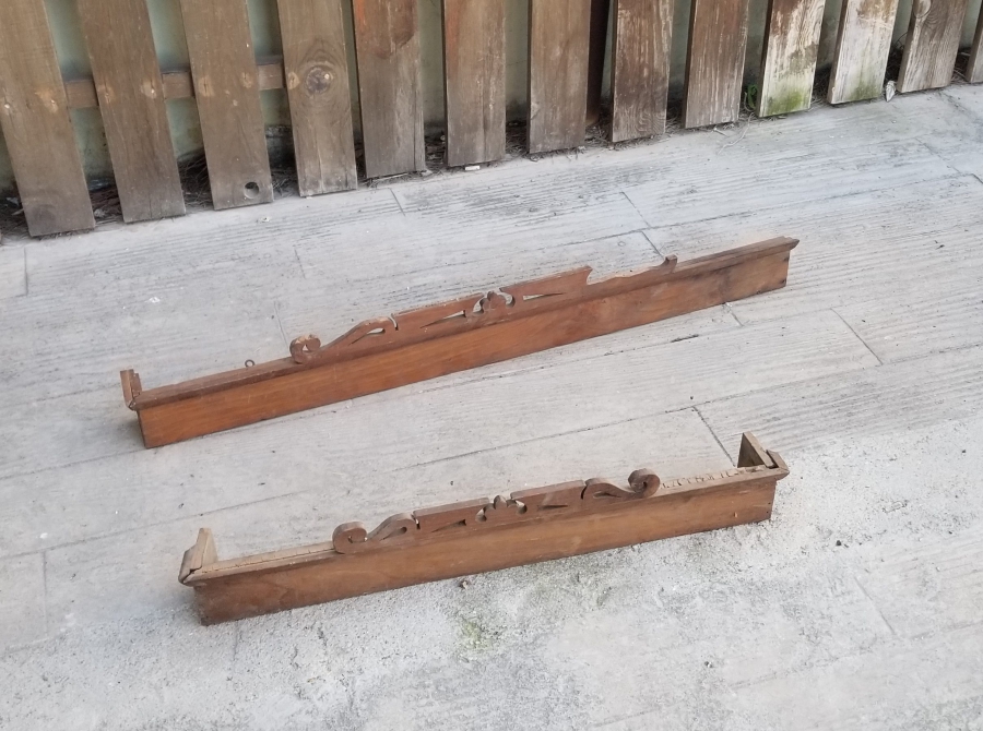 OSMANLI DÖNEMİ TESTERE İŞÇİLİKLİ İKİ ADET AHŞAP AYNA ÜSTÜ