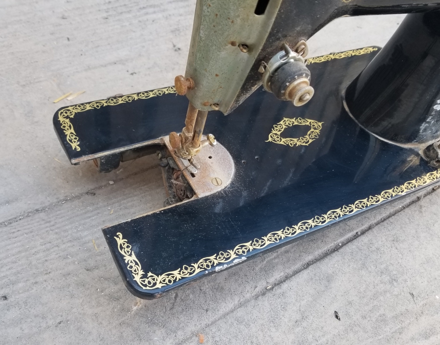 ANTİKA SİNGER DİKİŞ MAKİNESİ