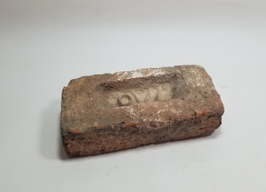 ÜZERİ RUMCA YAZILI OSMANLI DÖNEMİ TUĞLA